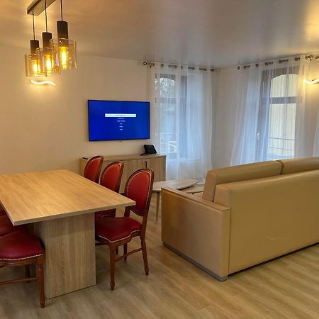 Residence De La Roseraie ฟลอเรนวิลล์ ภายนอก รูปภาพ