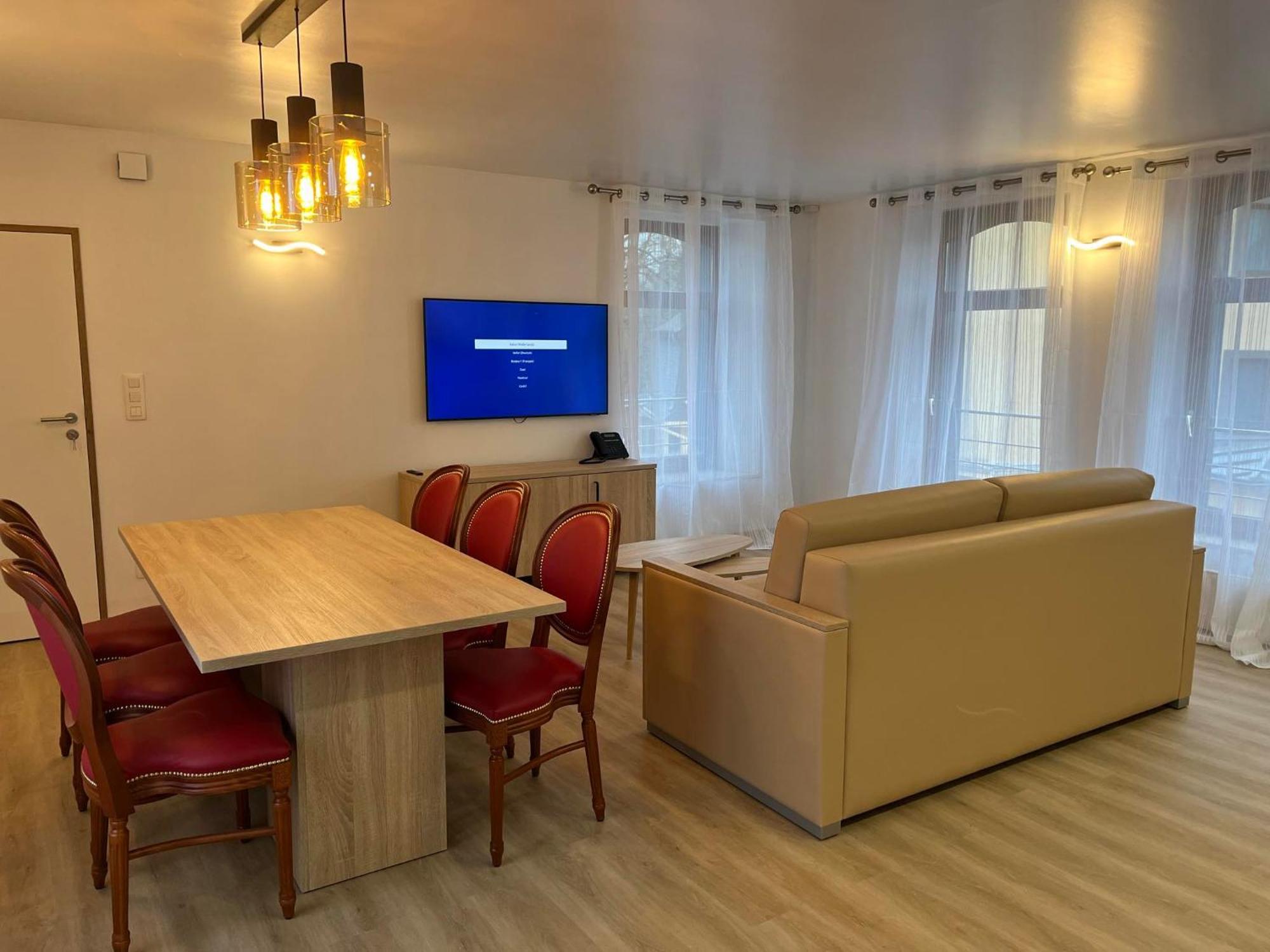 Residence De La Roseraie ฟลอเรนวิลล์ ภายนอก รูปภาพ